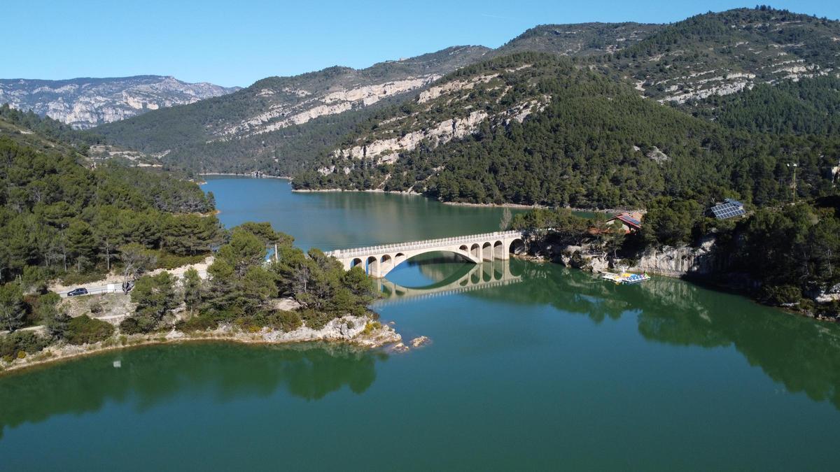Puente de la CV-105 sobre embalse Ulldecona.