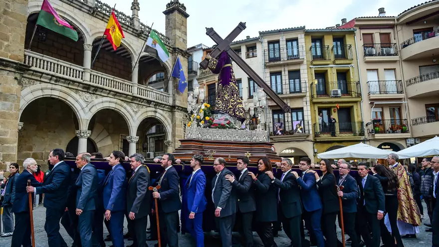 Salida Extraordinaria de Nuestro Padre Jesús Nazareno de Plasencia en su 95 aniversario