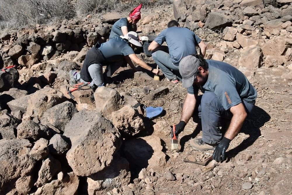 Hallan en La Fortaleza estructuras funerarias desconocidas en Canarias