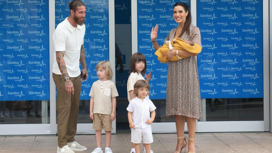 Pilar Rubio y Sergio Ramos presentan a Máximo Adriano