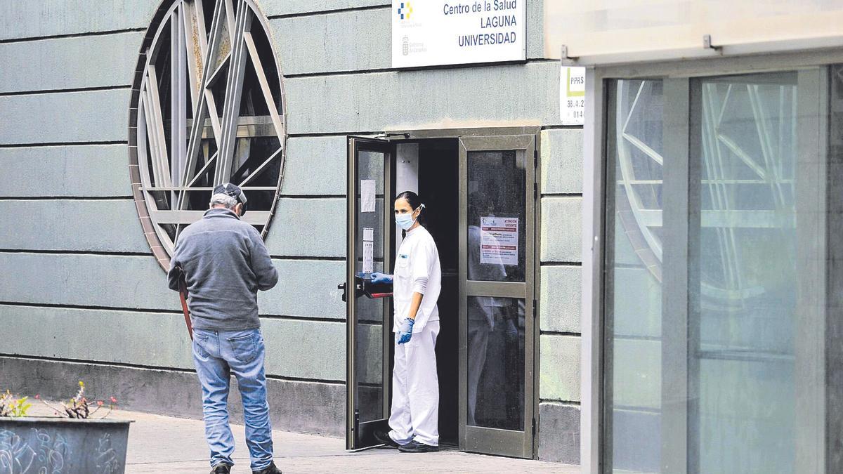 El Centro de Salud Laguna-Universidad, durante el confinamiento.