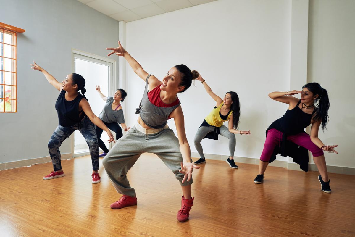 Cantar y bailar son de las actividades que más les suelen gustar a los niños.