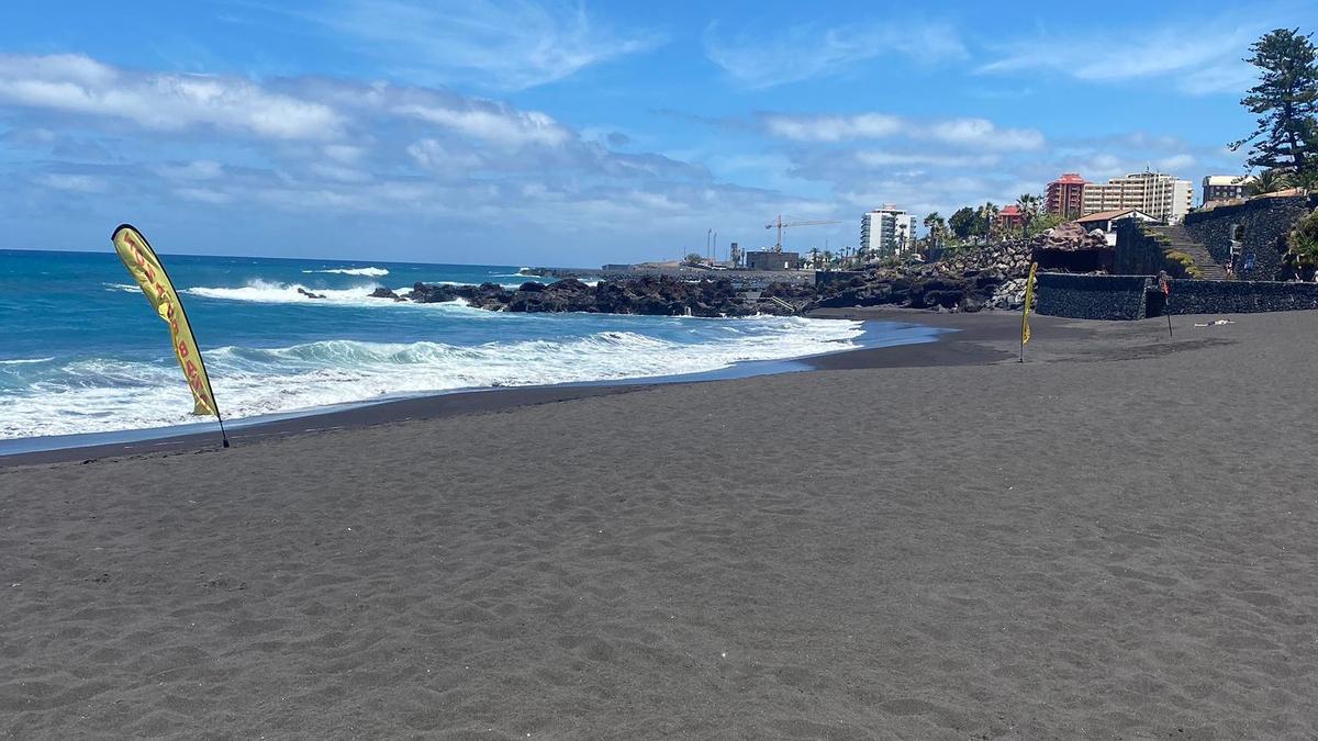 La playa de Punta Brava, en Playa Jardín, ya está abierta al baño