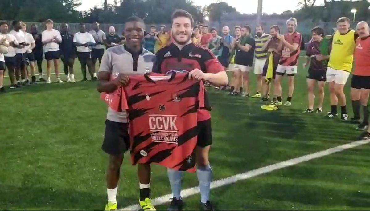 Intercambio de camisetas entre St. Alba de Pretoria y Vallecas Rugby Unión