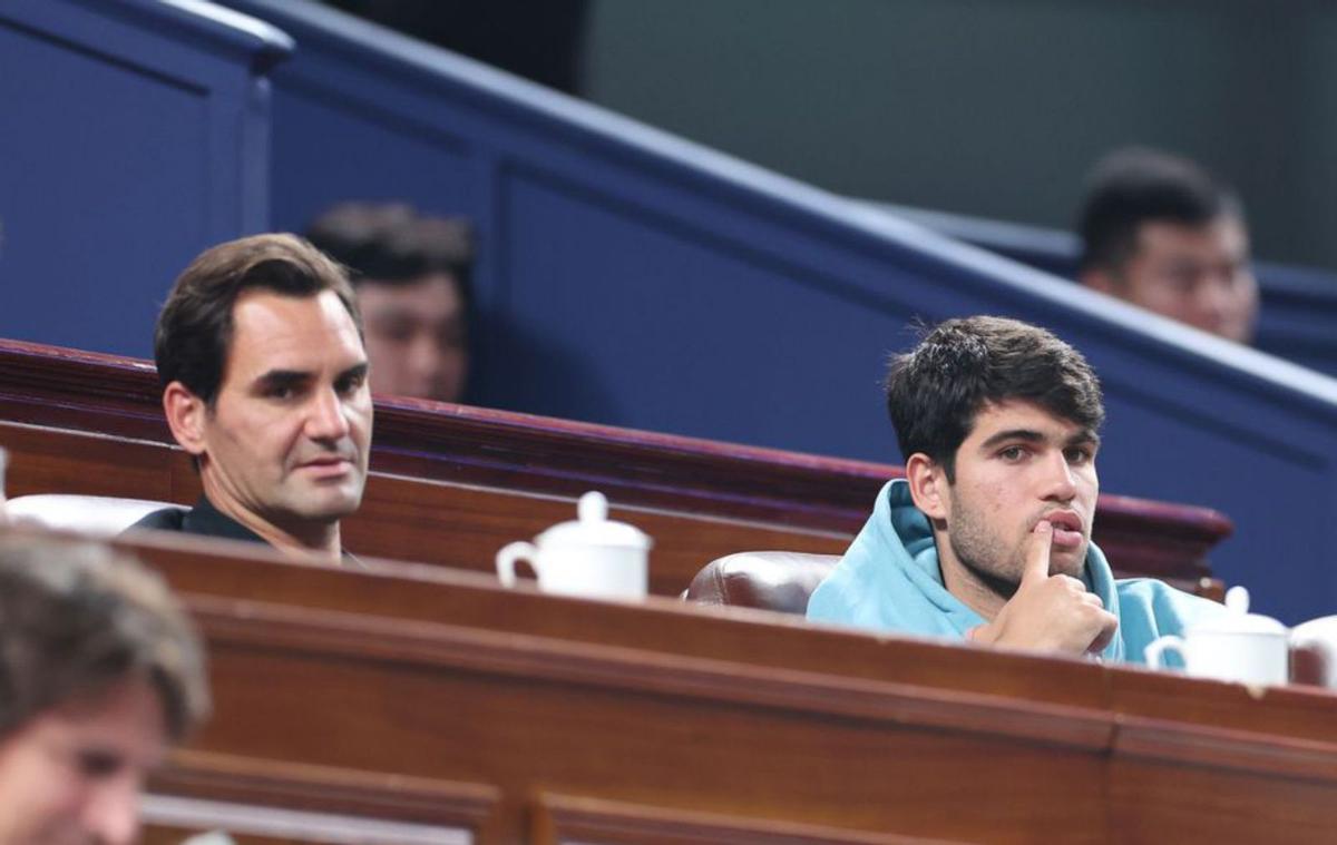 Roger Federer y Carlos Alcaraz, juntos en una imagen de archivo. | EUROPA PRESS