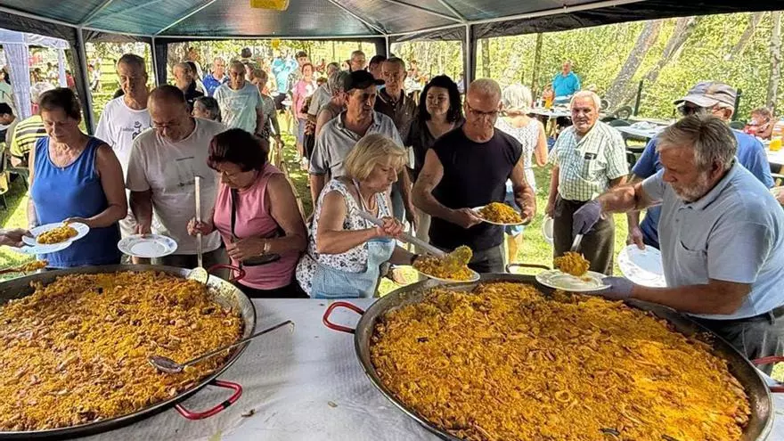 Trabazos de Aliste vive su gran fiesta de verano con eclipse, cena de hermandad, charanga y verbena