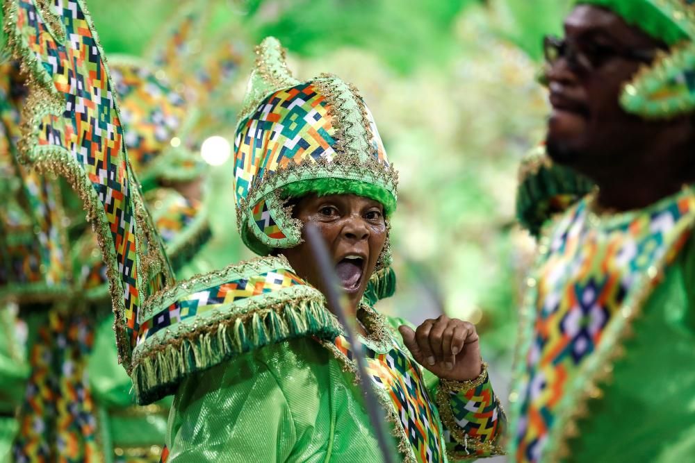 Arranca el Carnaval en Brasil al ritmo de la samba