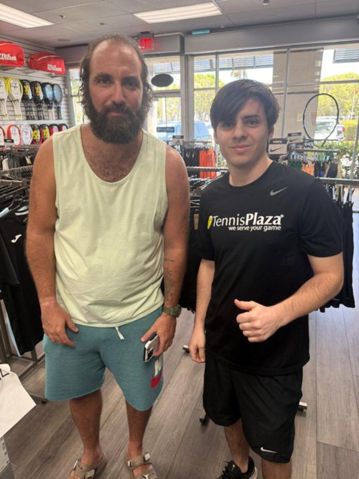 Higuaín con un fan.