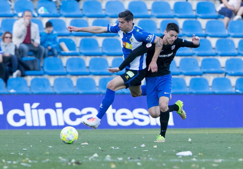 Los blanquiazules desperdician la oportunidad de huir del descenso y no pasan del empate ante un Andorra con uno menos desde el 52'