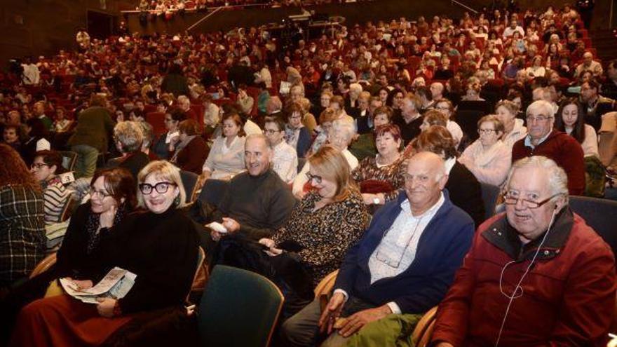 Público de la segunda semifinal del Concurso de Murgas, celebrada anoche en el Pazo da Cultura