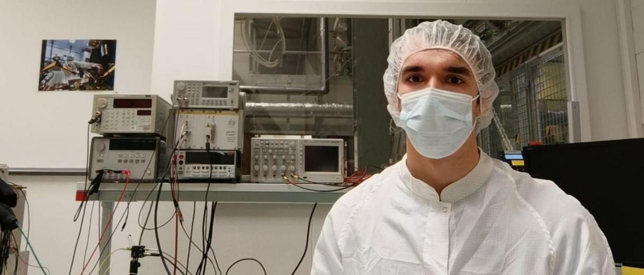 El joven Pablo Álvarez Domínguez, en el CERN, ubicado en Ginebra (Suiza), donde está el gran colisionador de hadrones.