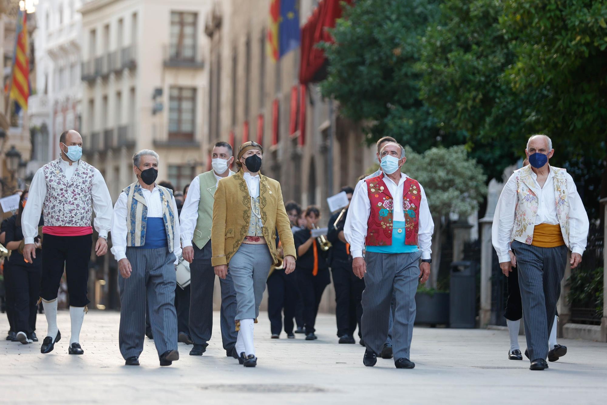 Búscate en el segundo día de Ofrenda por la calle Caballeros (entre las 19.00 y las 20.00 horas)