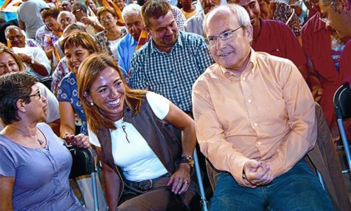 José Montilla amb Carme Chacón i Teresa Cunillera, ahir en un acte del PSC a Balaguer. José Montilla amb Carme Chacón i Teresa Cunillera, ahir en un acte del PSC a Balaguer.