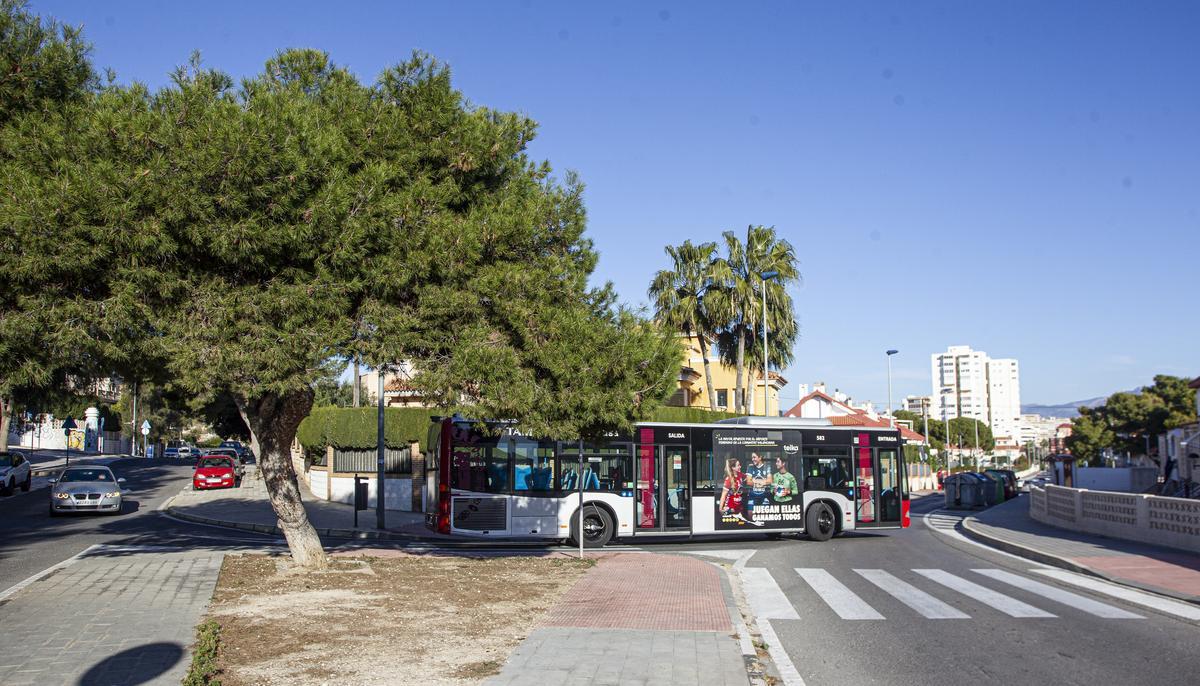 El autobús de la línea 22 ya no se adentrará en el Cabo de la Huerta para dar servicio al PAU 5