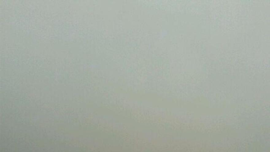 Imagen de la niebla este mediodía en Benidorm