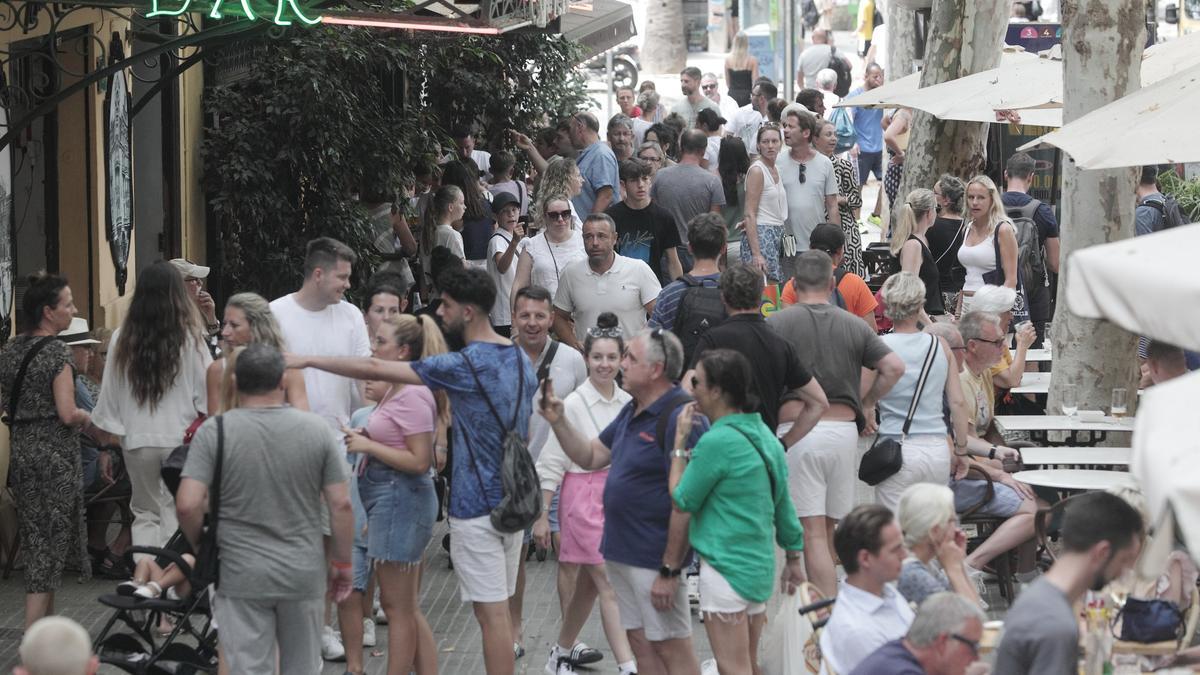 Turistas en el centro de Palma