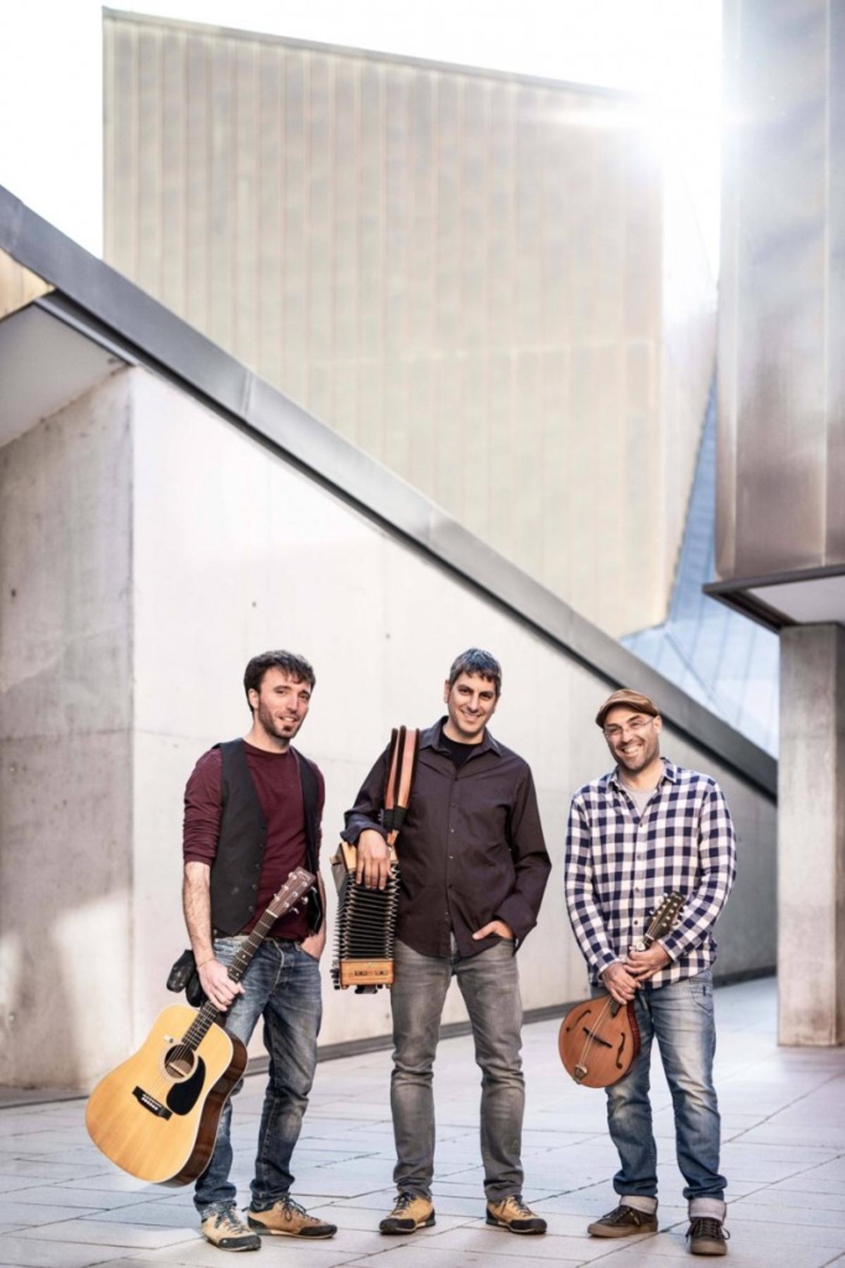 Flowk són Ciscu Cardona, Marc del Pino i Xavi Castanys