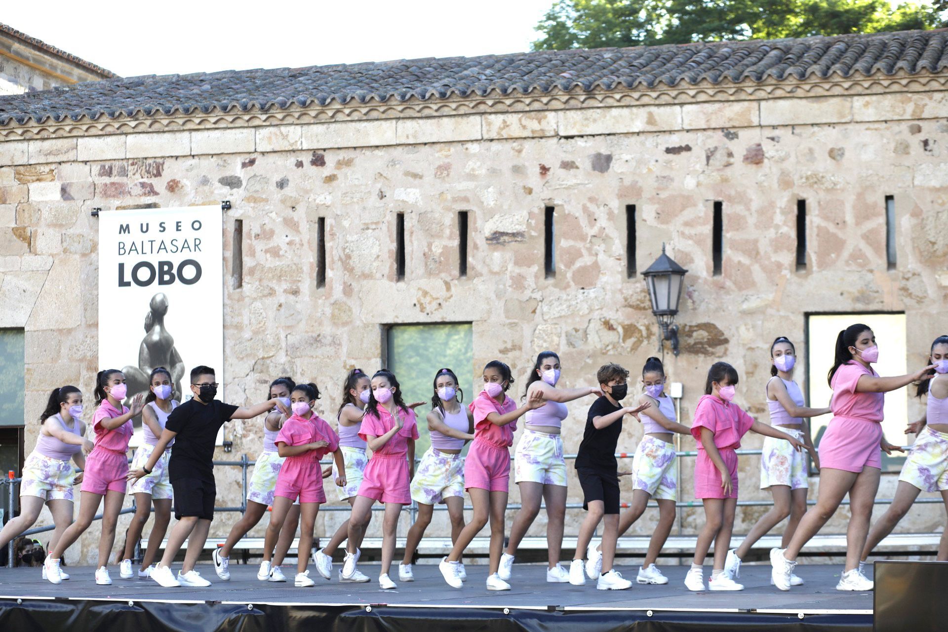 GALERÍA | La escuela de baile Escena pone el ritmo en la plaza de la Catedral