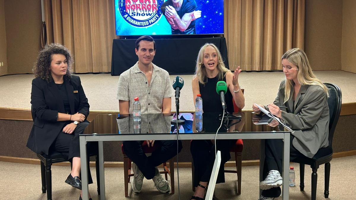 Presentación de 'Rocky Horror Show', con los actores Hayley Flaherty y James Bisp.