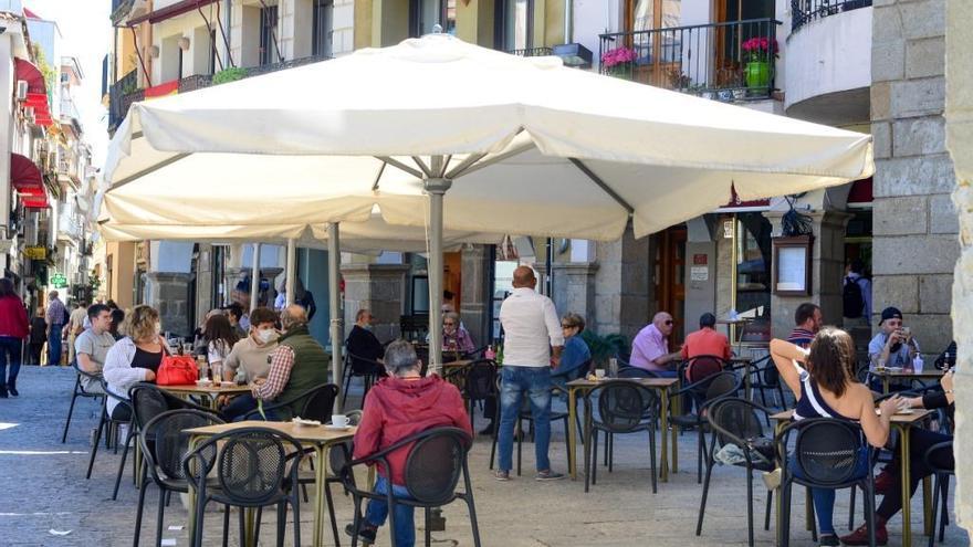 Más de 90 bares de Plasencia han solicitado ya la ampliación del espacio de terraza