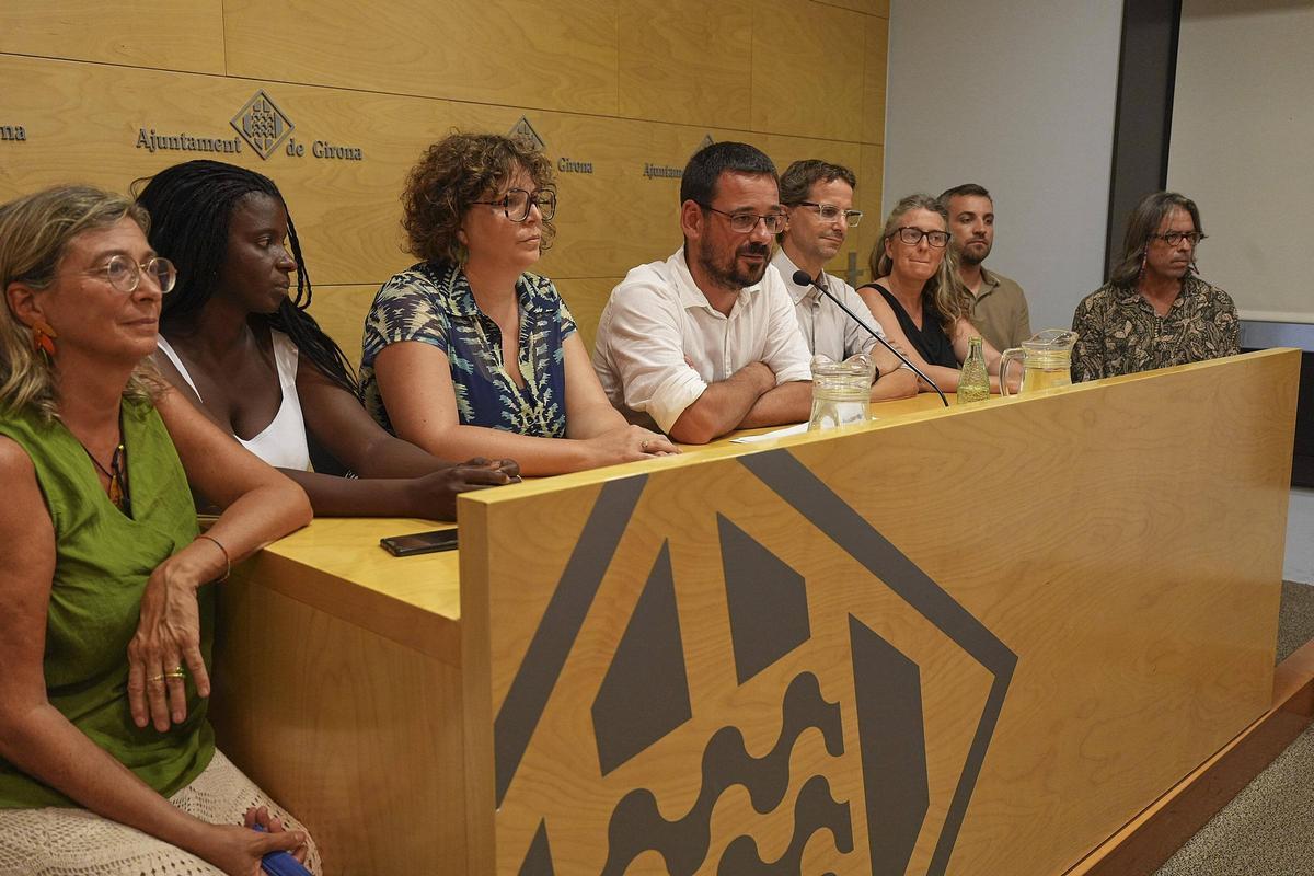 L'alcalde, Lluc Salellas, i els regidors de Guanyem, aquest dimarts.