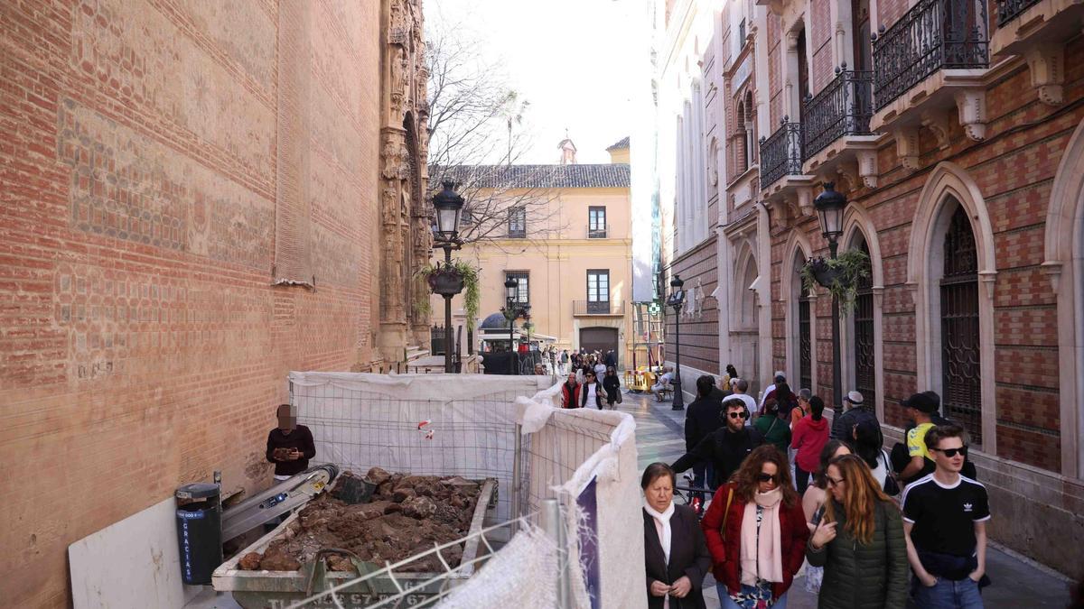 Excavaciones arqueológicas en la iglesia de Los Mártires.