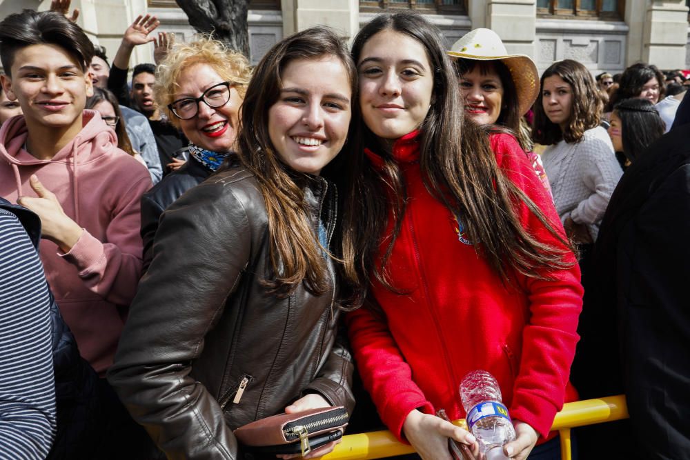 Búscate en la mascletà del 8 de marzo