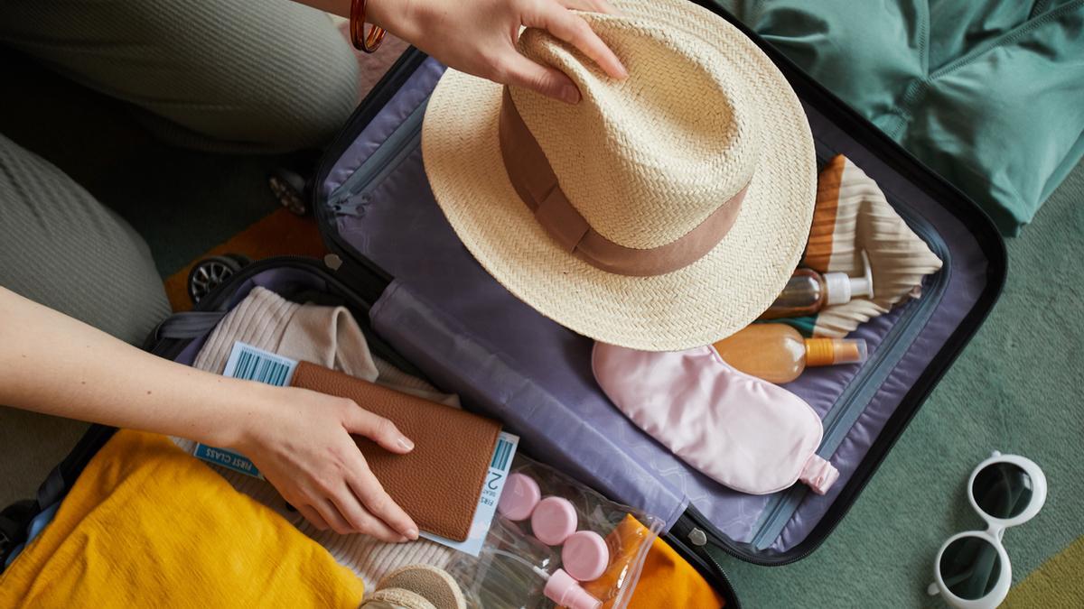 Cosméticos mini para viajar este verano (y que no te pese mucho tu equipaje)