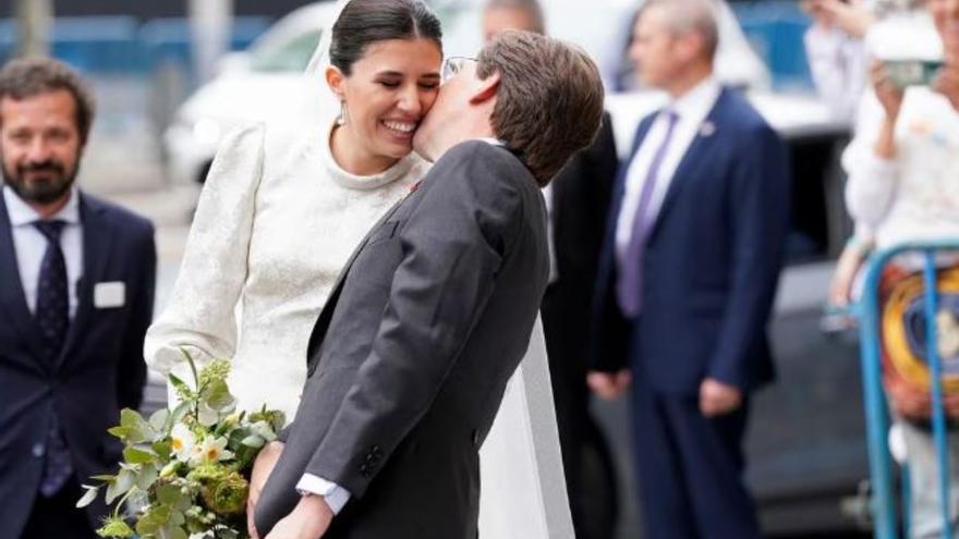 La primera foto de la luna de miel de los recién casados: este es el destino que han escogido Teresa Urquijo y Martínez Almeida