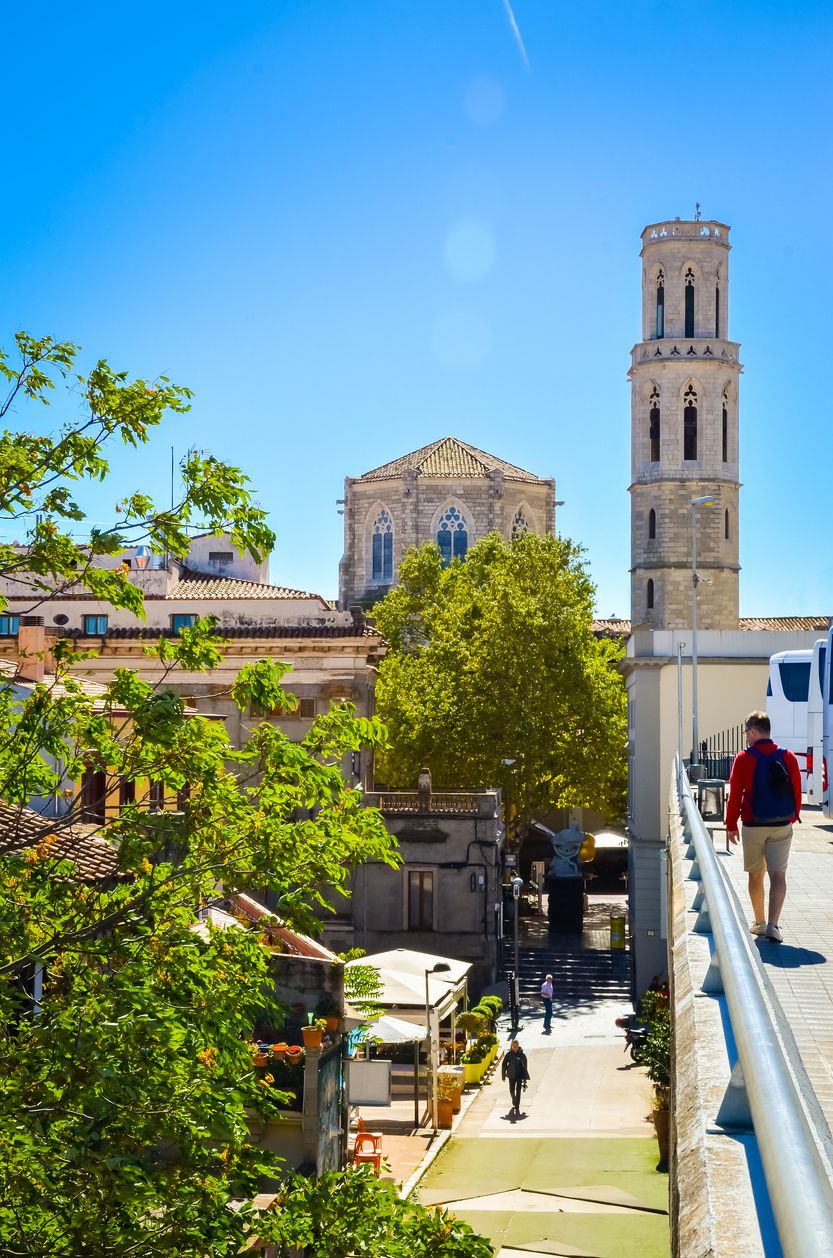 Figueres tiene calles encantadoras alejadas del legado de Dalí.