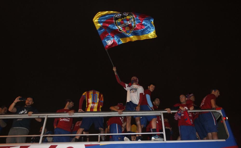 Así celebra el ascenso la afición del Levante UD