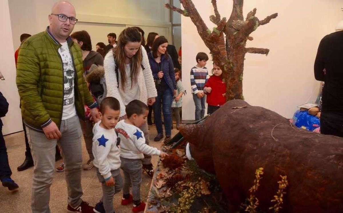 Salón de lectores, debuxantes, melómanos, cociñeiros...