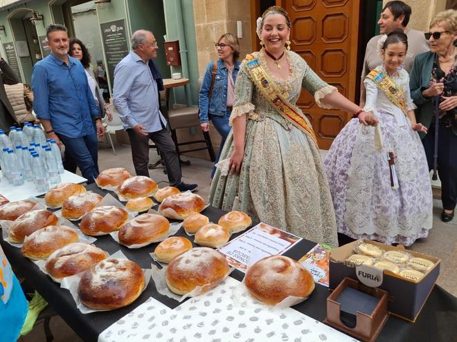 Artesanía y repostería de la buena: La "Fira" da vida al centro histórico de Xàbia