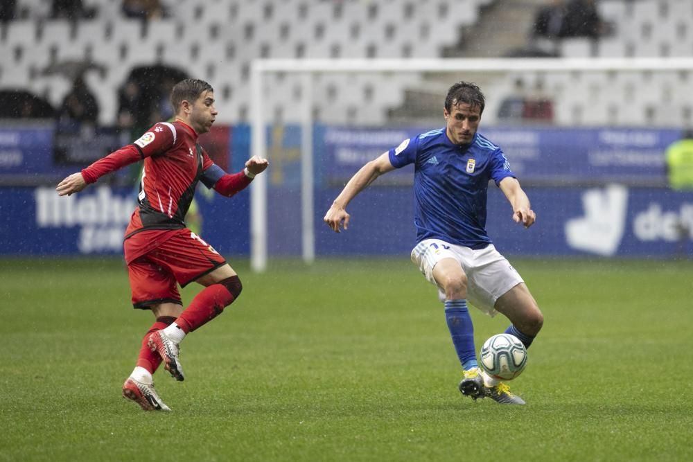 El partido entre el Real Oviedo y el Rayo Vallecano, en imágenes