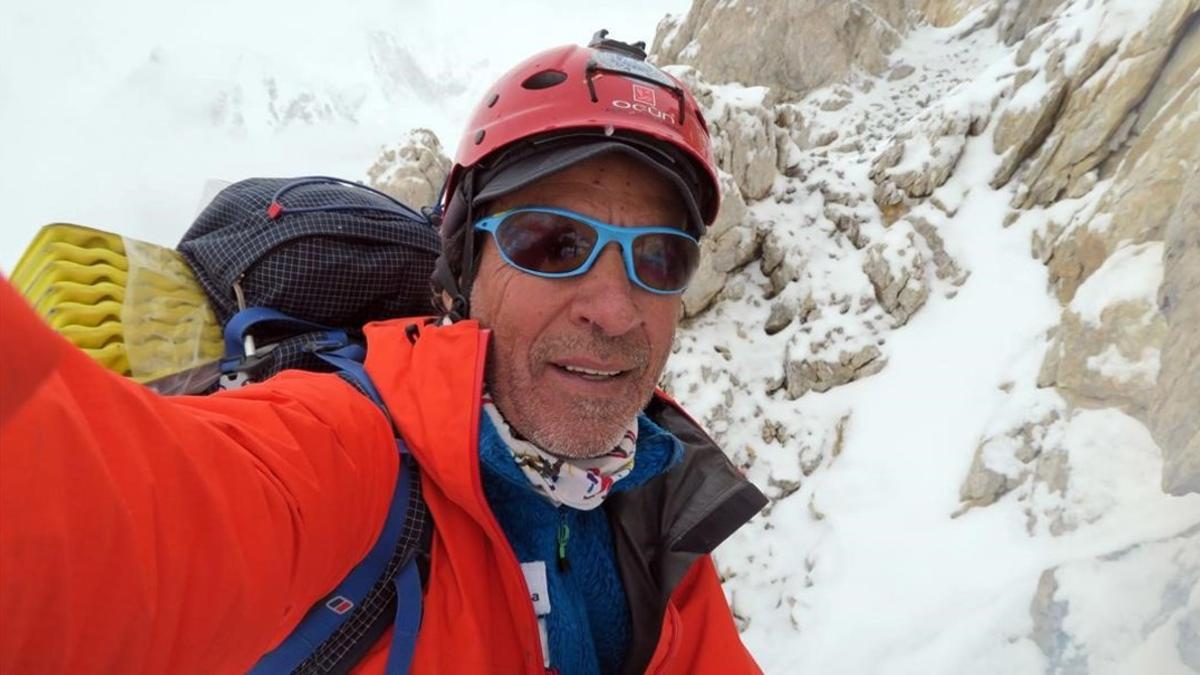 zentauroepp37960809 deportes  el escalador oscar cadiach en la expedicion al bro180216171642