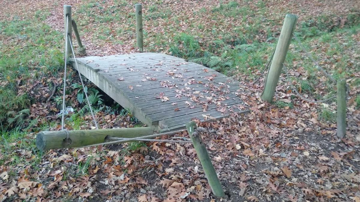 Actos vandálicos en la Carballeira de A Estrada