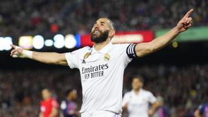 Benzema celebra uno de los tres goles que le marcó al Barça en la semifinal de Copa, en el Camp Nou.