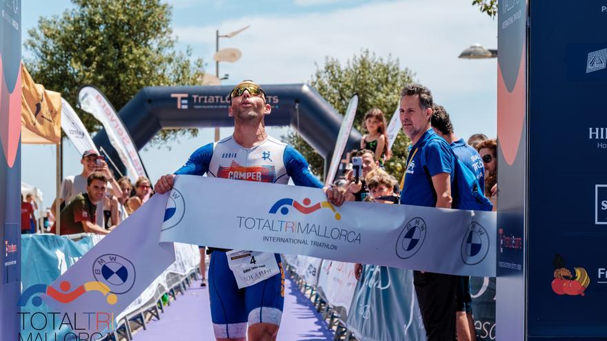 Guillem Tomeu Vadell y Emma Parra ganan el Total Tri Mallorca