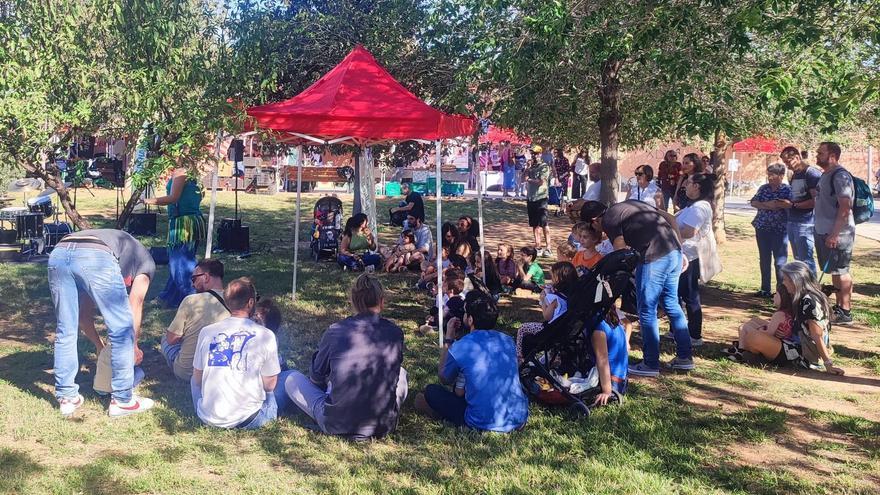 Jornada cultural i de convivència veïnal en una zona per a vianants de Malilla