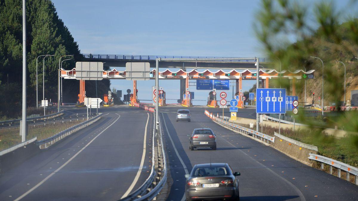 Cabinas de peaje en la autopista AP-9.