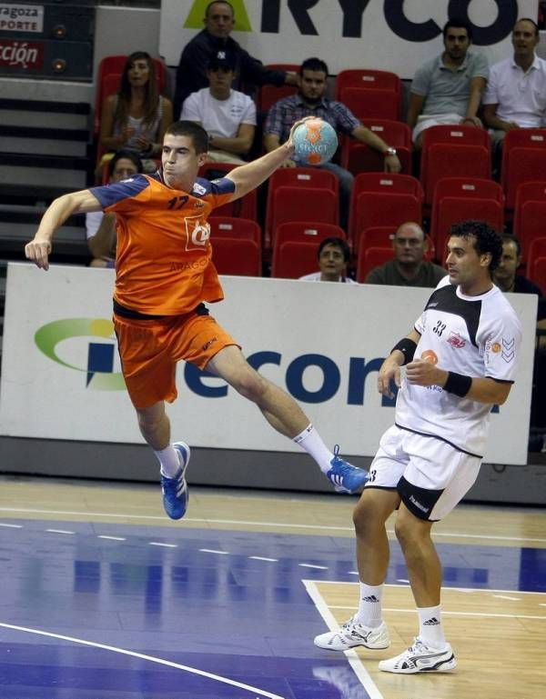 El partido entre Balonmano Aragón y Palma del Río, en imágenes