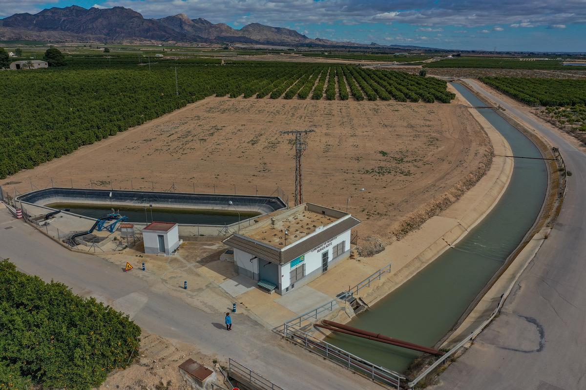 Canal del postrasvase de la Margen Izquierda en La Murada