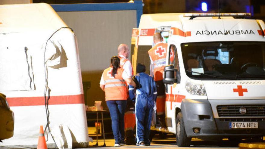 Llegada de una embarcación con migrantes a Tenerife.