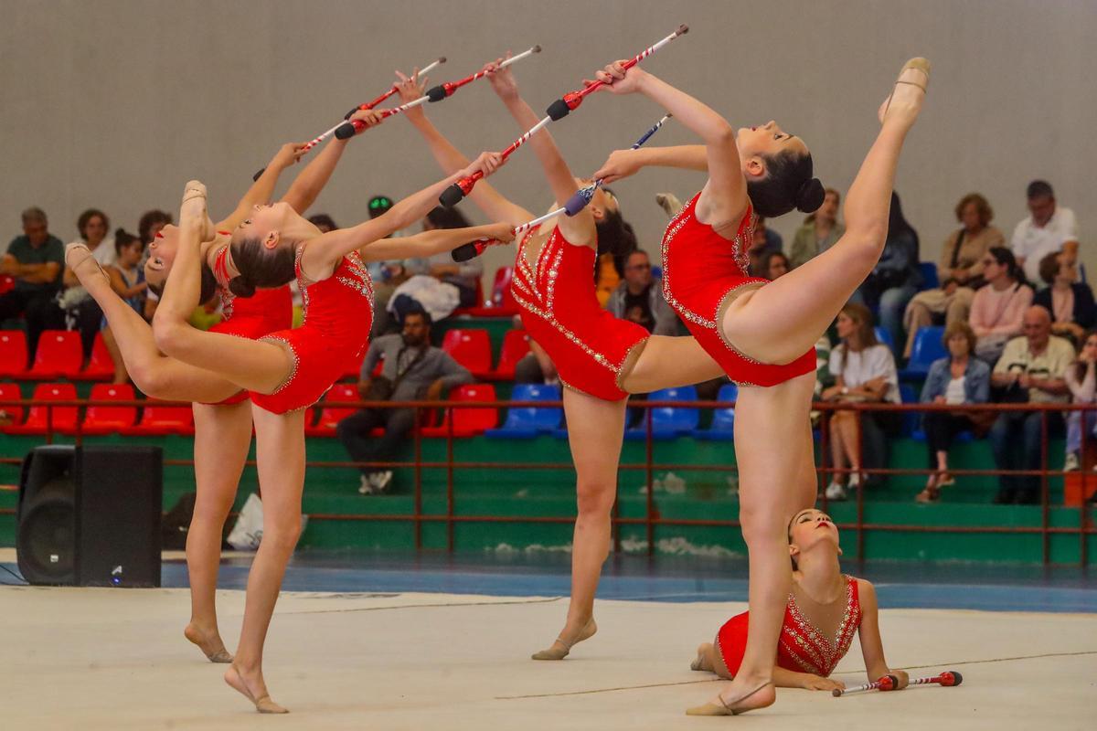 El Torneo Vilarousa hace de la gimnasia rítmica un espectáculo en Catoira