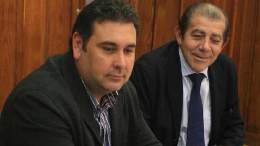 Por la izquierda, Alejandro Patallo (AIGRAS) y el alcalde moscón, Antonio Rey.