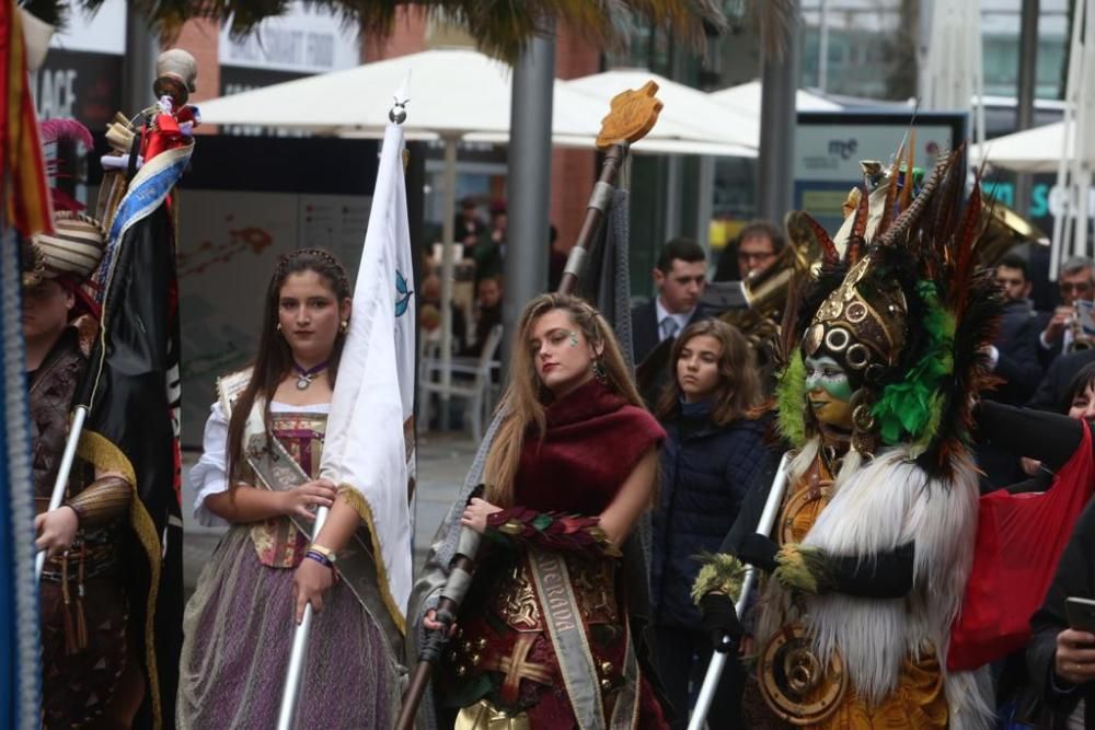 La Federación de Moros y Cristianos de Alicante lleva la fiesta a Madrid.