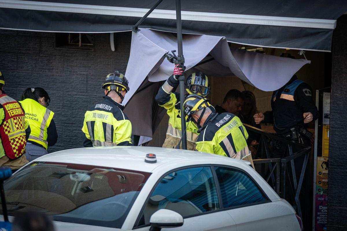 Un coche sin frenos deja siete heridos en una terraza en La Salud, en Tenerife