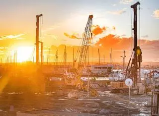 Zona de Ocio del Paseo del Mar de Torrevieja: La constructora moverá 3.200 camiones de tierra del Puerto