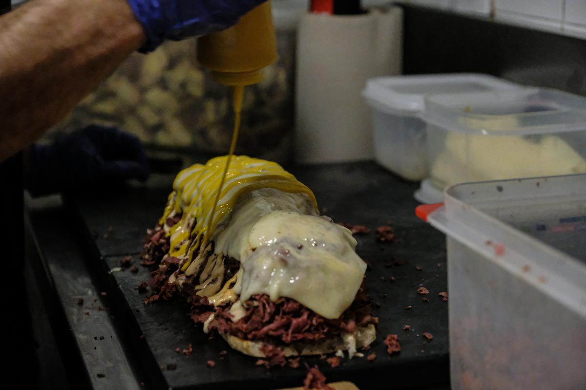 Comida XXXL: desde cruasanes de 1 kilo hasta burgers tamaño mesa