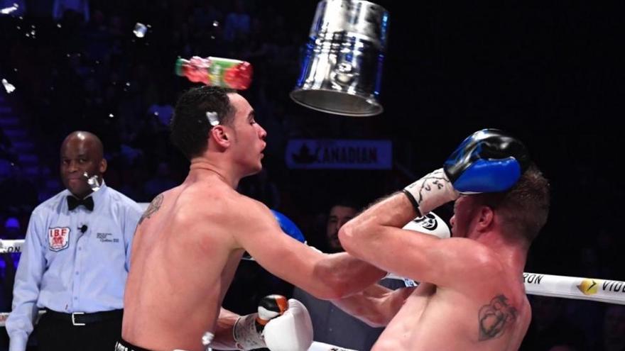 Dos detenidos por lanzar un cubo de hielo a un boxeador